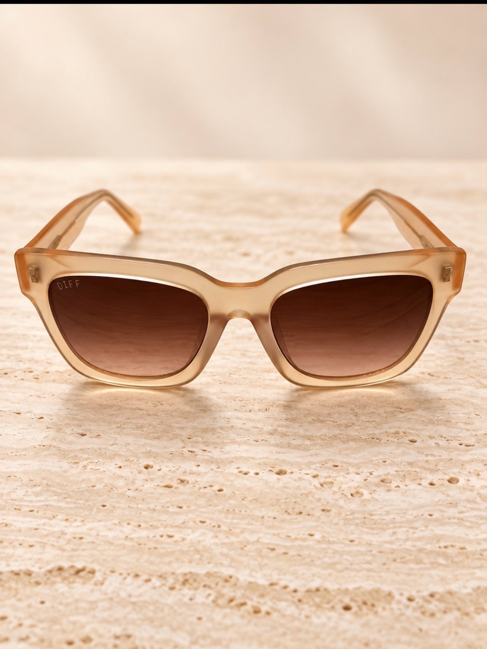 Diff Eyewear Beige Square Sunglasses with Brown Gradient Lenses